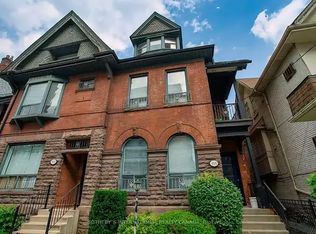 101 Spadina Rd, Toronto, ON M5R2T1