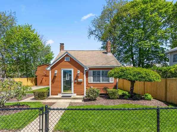 166 Albatross Rd, Quincy, MA 02169
