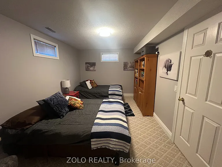 112 Carmichael Cres — Photo 21