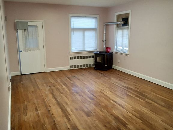 3rd image of 25 Smith St #0