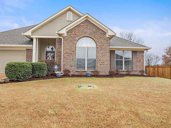 2nd image of 802 Cottonridge Dr