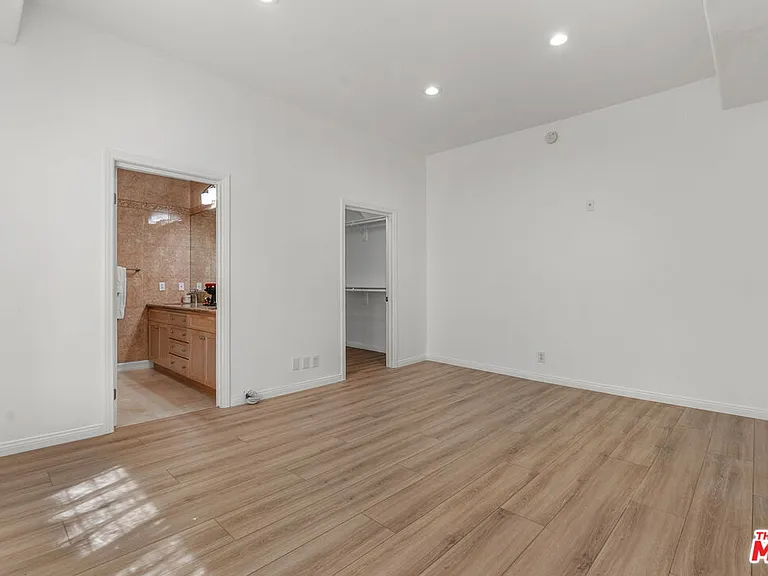 8646 W Olympic Blvd #204 — Photo 26