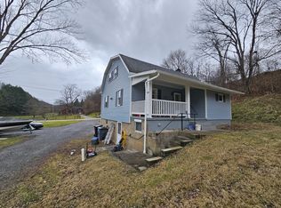 988 Chapel Rd #A, Monaca, PA 15061