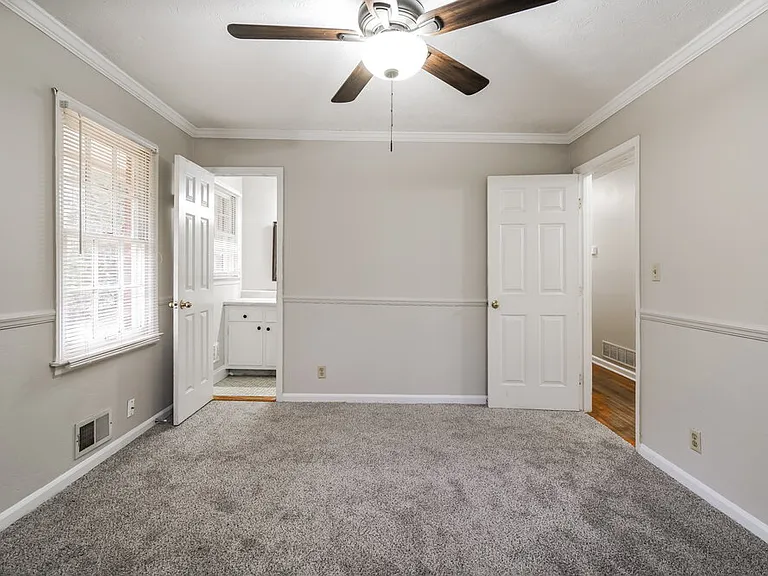 6166 Queens Rd — Photo 10
