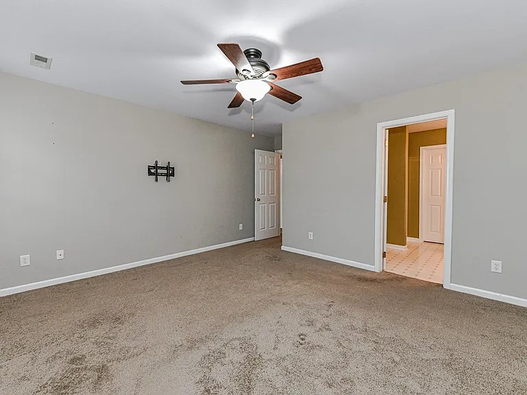 17201 Commons Crossing Dr — Photo 22