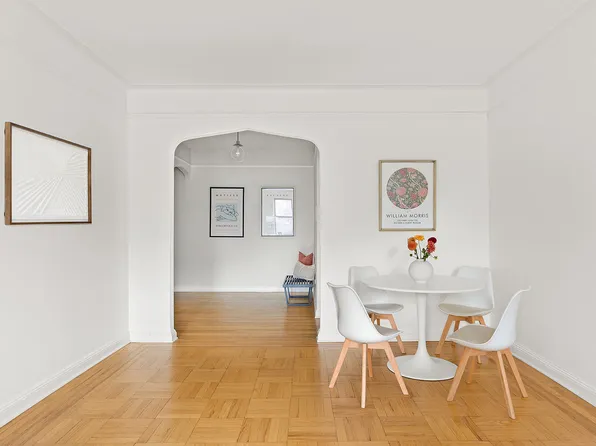 81 Ocean Parkway image 2 of 5