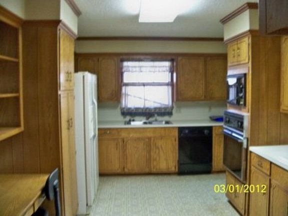 2nd image of 3829 Trailwood Dr