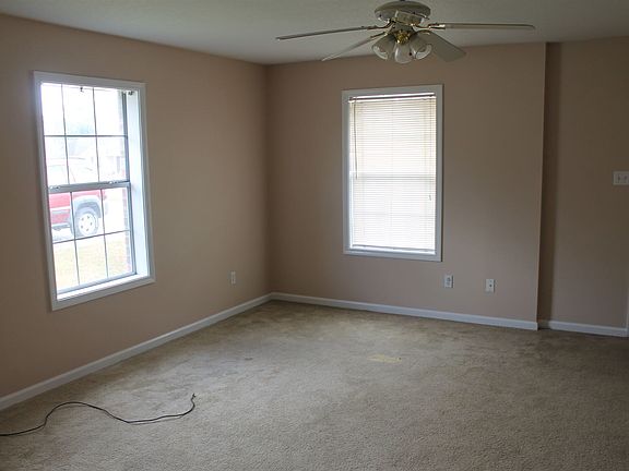 4 1806 S Tallowood Living Room