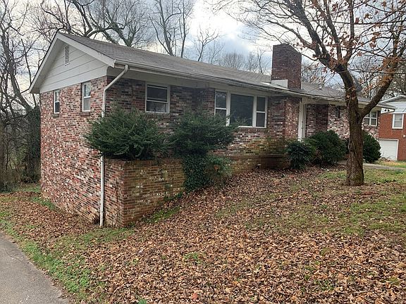 2nd image of 2312 Dillon St