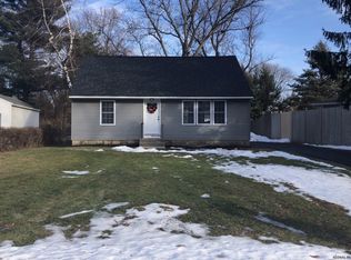 20 Buchman Dr, Loudonville, NY 12211