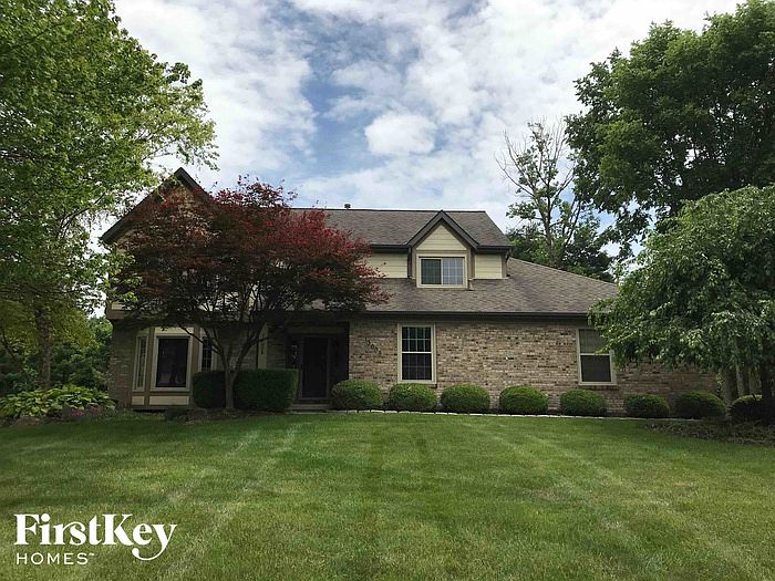 1st image of 13008 Oakmere Dr NW
