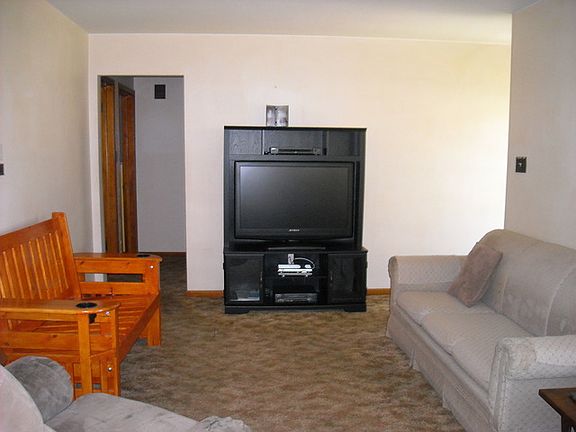3rd image of 395 N Blaine Ave