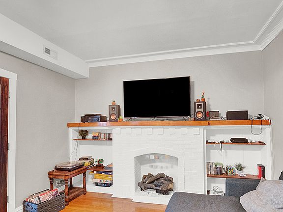 5th image of 6315 N Glenwood Ave #2N