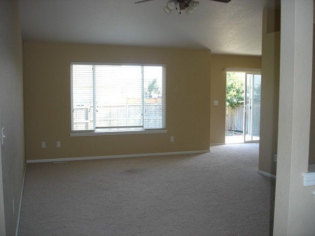 1st image of 113 Blue Spruce Dr