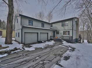 73 S Fairway Dr, Lake Ariel, PA 18436