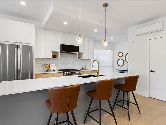 5th image of 2629 Millstream Rd #104
