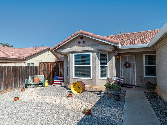 4th image of 13716 Anacapa Ave