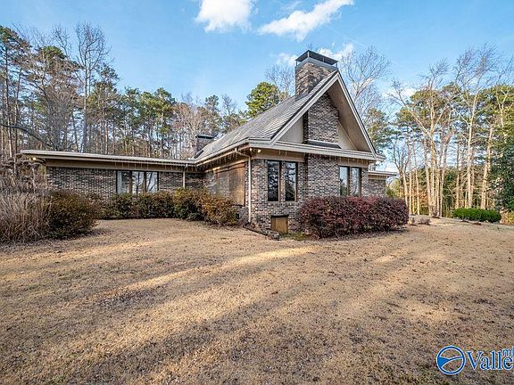 3rd image of 266 E Sunset Dr