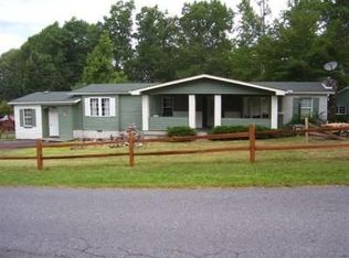 214 Jefferson St, Crab Orchard, WV 25827