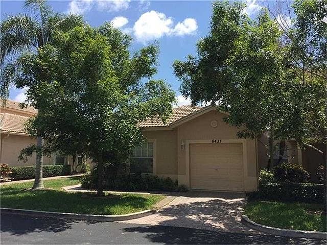 1st image of 6431 Park Lake Cir #70