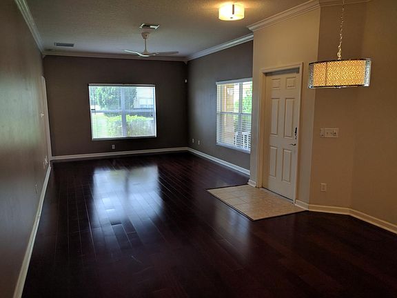 Dining/living areas
