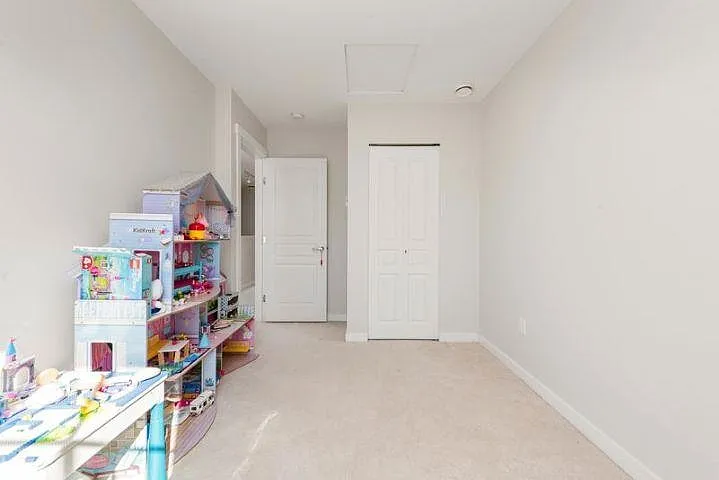 5551 Admiral Way #27 — Photo 25