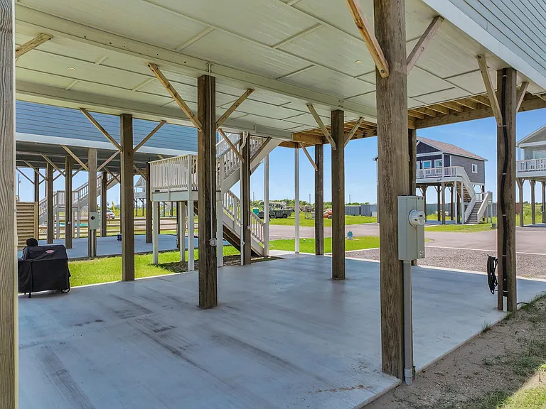 1032 Sunset Cir W — Photo 10