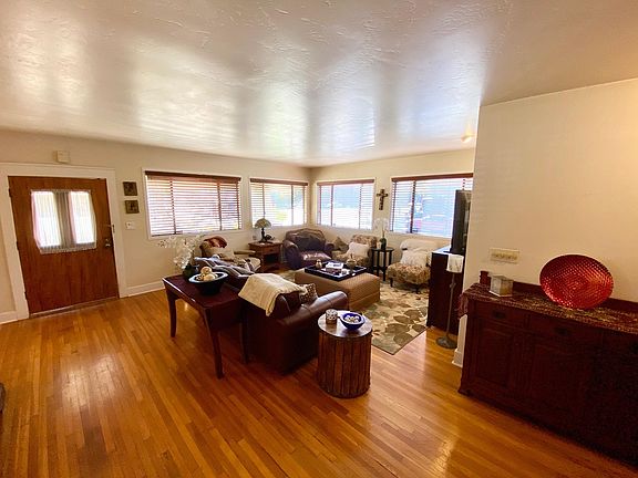 Living and Dining Area