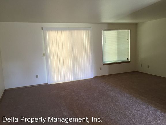 4th image of 9624 51st Ave NE #A