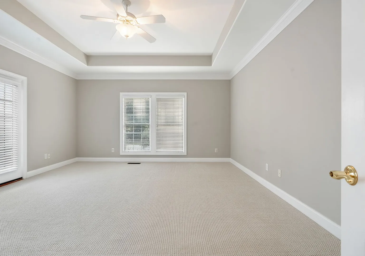 Welcome to Governor's Village Sprawling one level living with added Bonus space — Photo 4