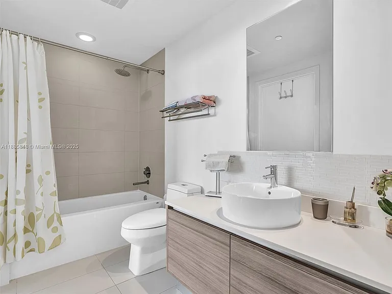 121 NE 34th St #3114 — Photo 18