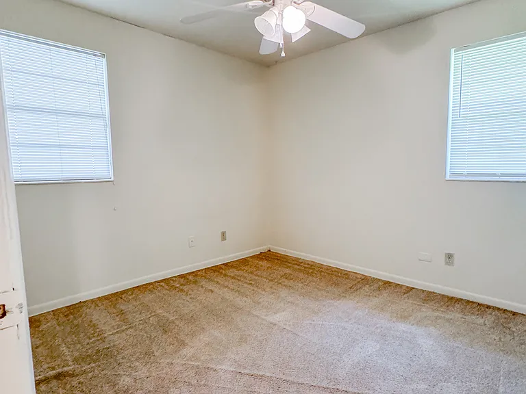 2109 Melanie Dr — Photo 10