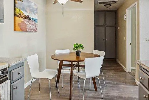 Ridgecrest Landing Apartment Homes — Photo 7