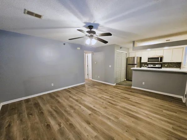 6972 N Olive St, Gladstone, MO 64118