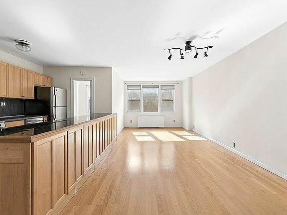 2nd image of 201 E 36th St APT 9F