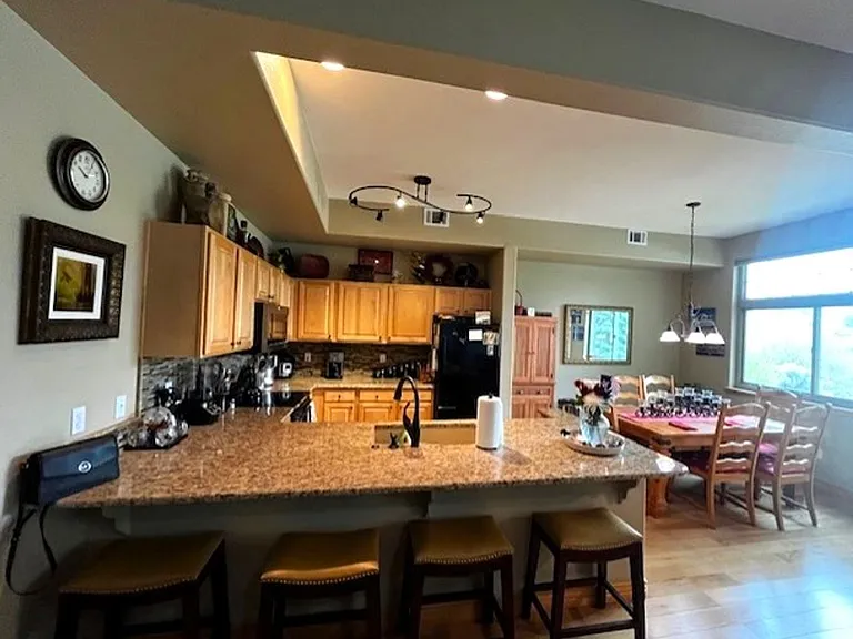 174 Robin Dr — Photo 4