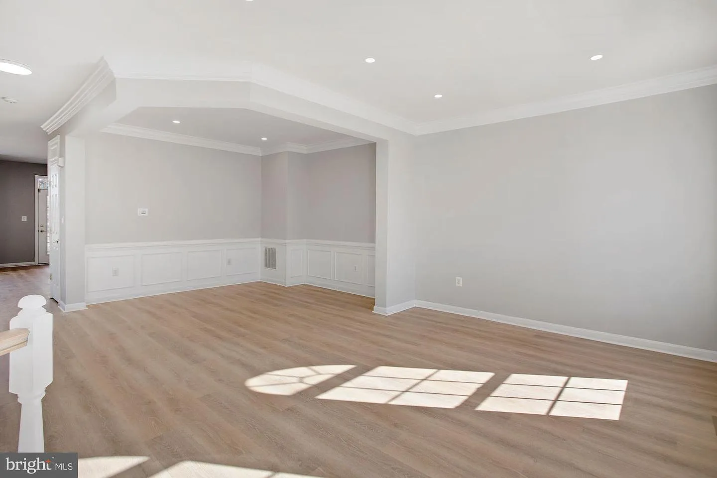 4 bed, 3.5 bath, 2426 sqft, $4,195 — Photo 4
