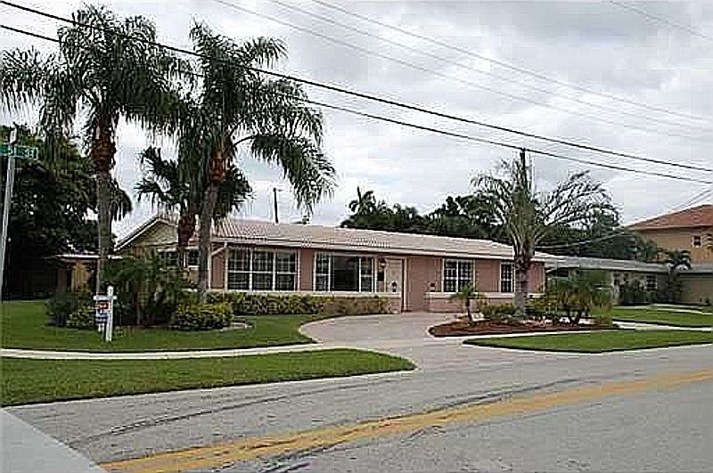 1st image of 2401 NE 51st St