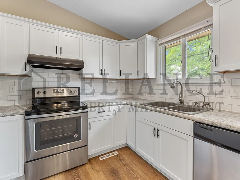 117 S Lark Ln — Photo 11