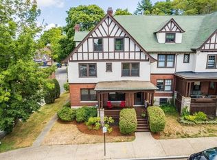 12 Eaton Ct #2, Wellesley Hills, MA 02481