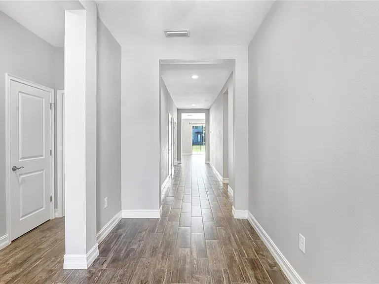 16325 Hyde Manor Dr — Photo 3