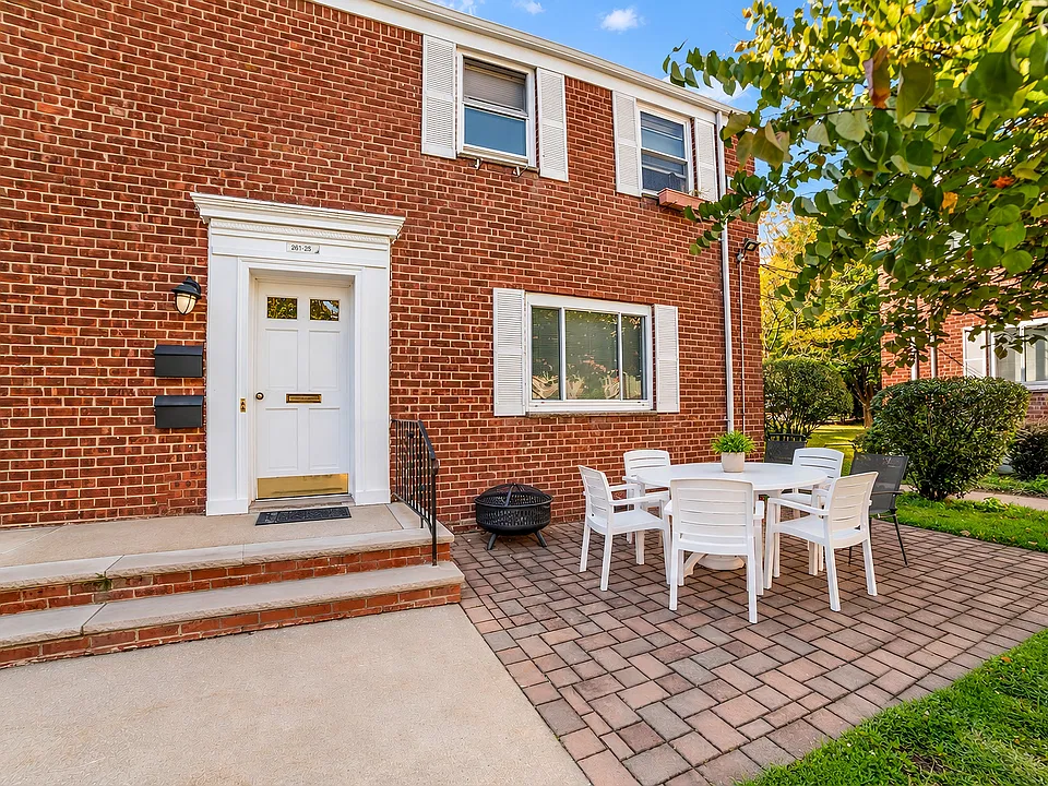 261-25 Langston Ave #A