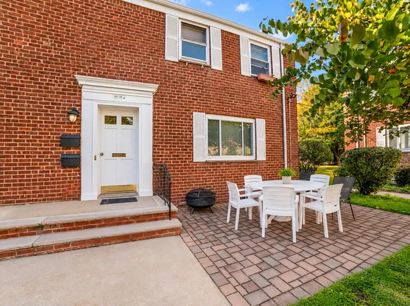 261-25 Langston Ave #A, Glen Oaks, NY 11004
