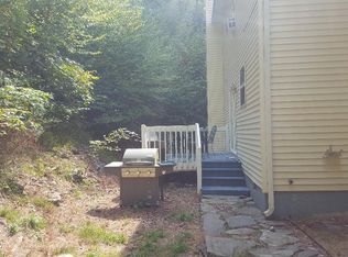 108 Cliffside Ct, Cresco, PA 18326