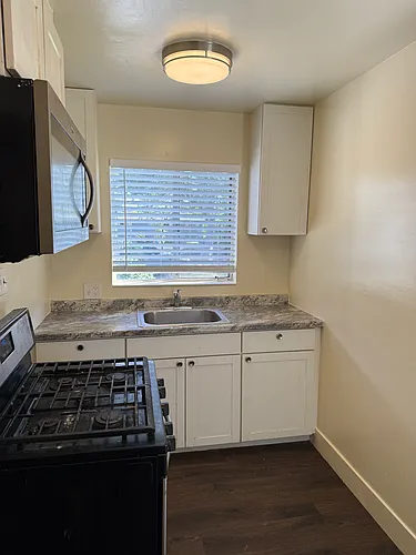 1817 V St #A Photo 1
