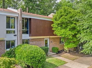 1727 Wainwright Dr, Reston, VA 20190