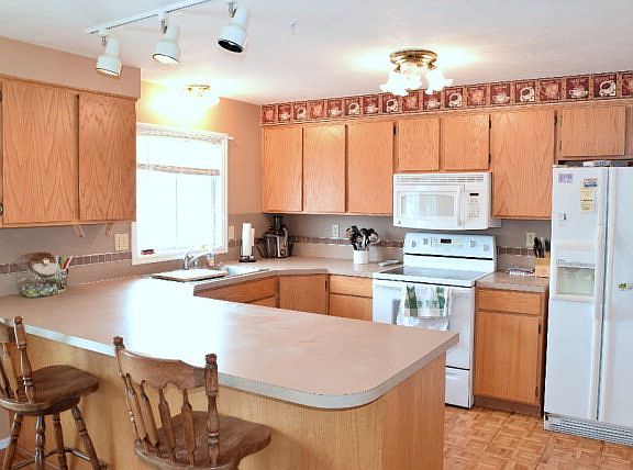 5th image of 828 Calliope Ln