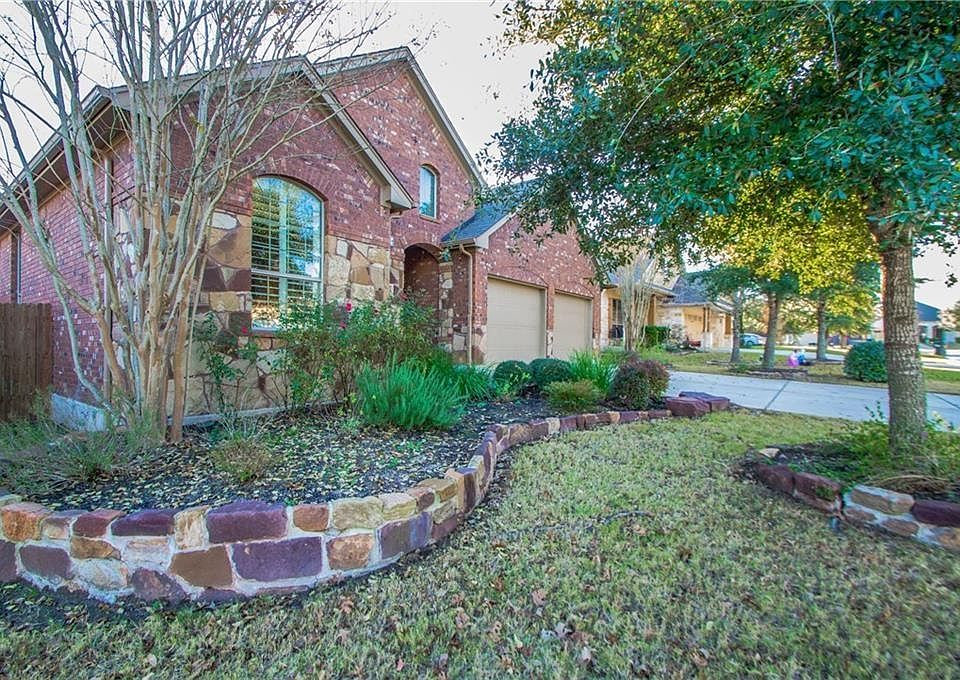 1st image of 288 Drury Ln