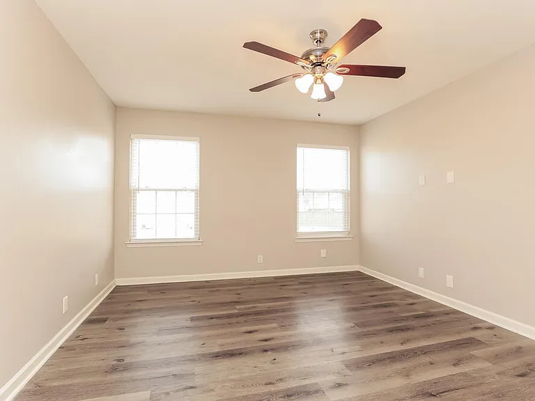 1316 S Hampton Ct — Photo 12