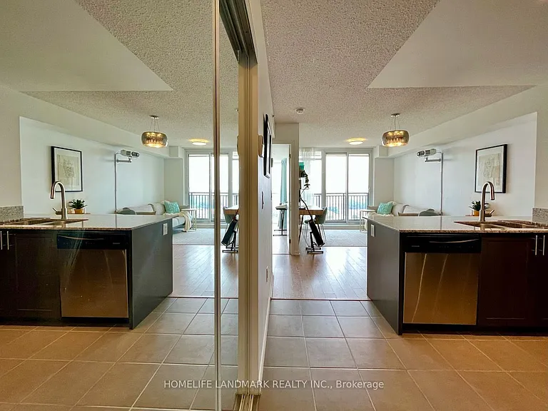 800 Lawrence Ave W #915 — Photo 2